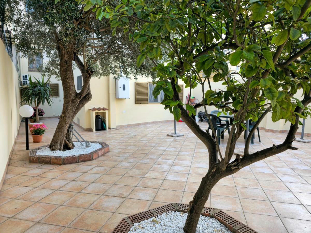 Valery House Apartment Cagliari Luaran gambar