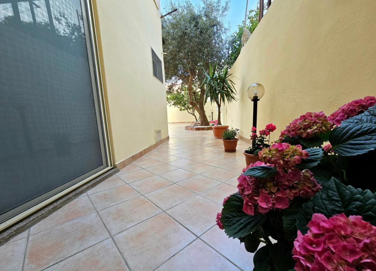 Valery House Apartment Cagliari Luaran gambar